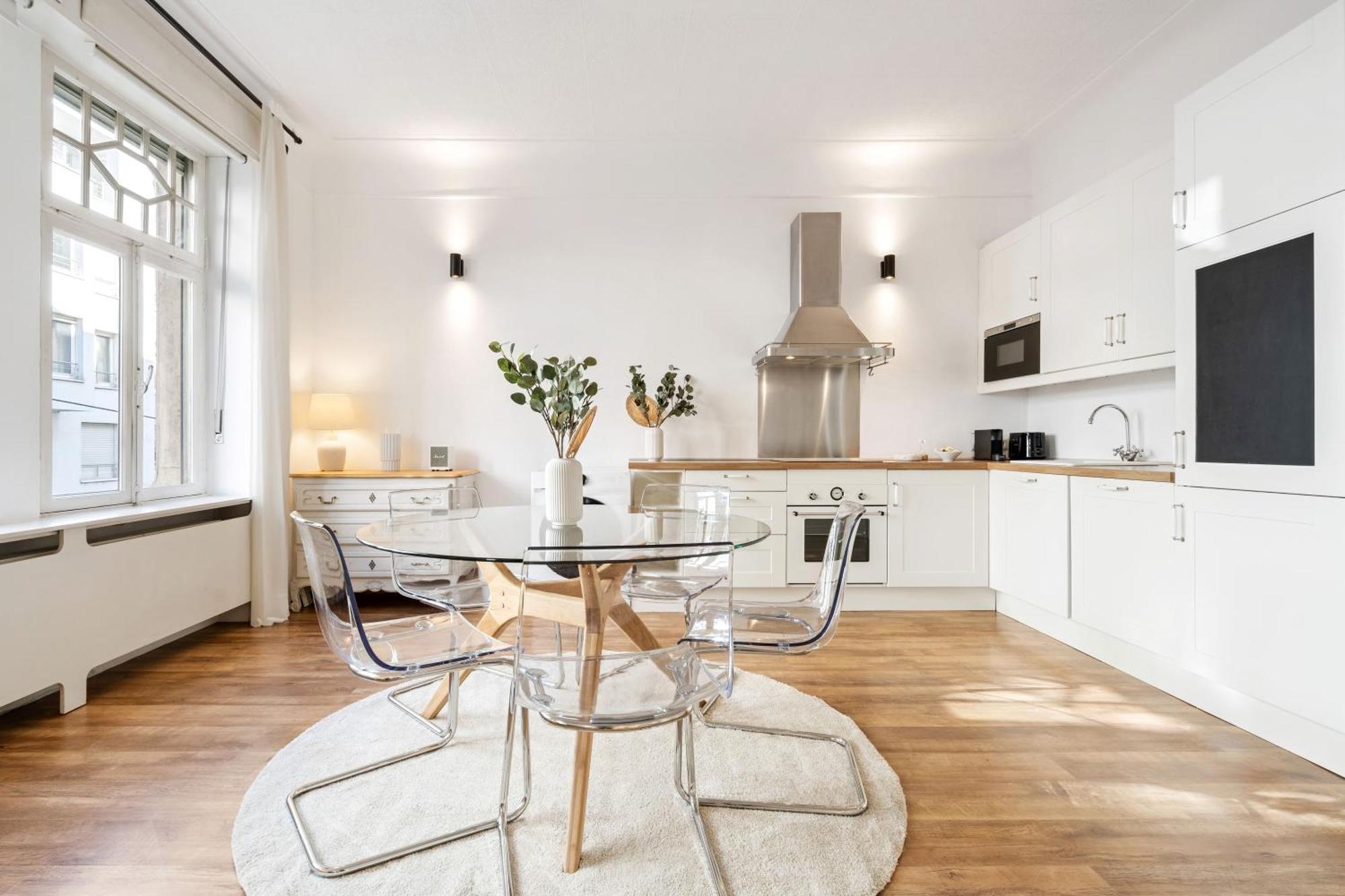 Stylish 2-bed In Gare, Near Cafes & Shop Apartment Luxemburg